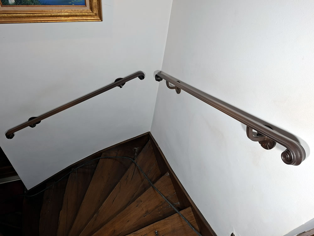 Main courante sur-mesure pour escalier à Donnemarie-Dontilly